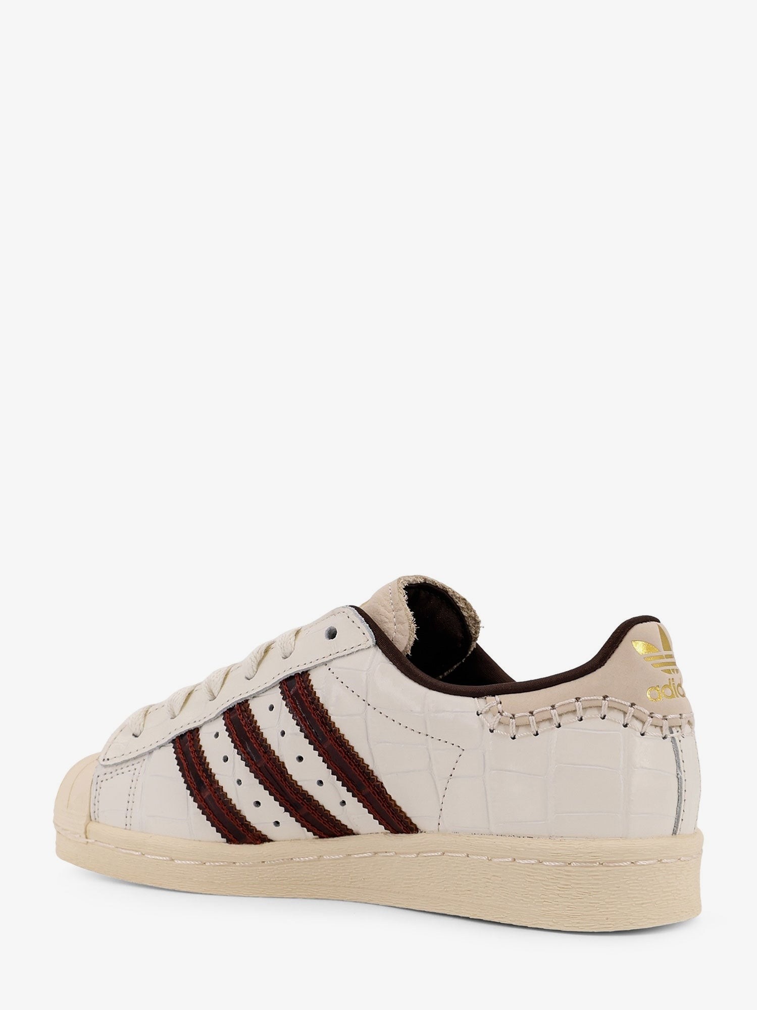 nanito_source_url:https://nokinstyle.com/2406006/wb-superstar-leather-sneakers-withlettering-logo-on-the-side.jpg