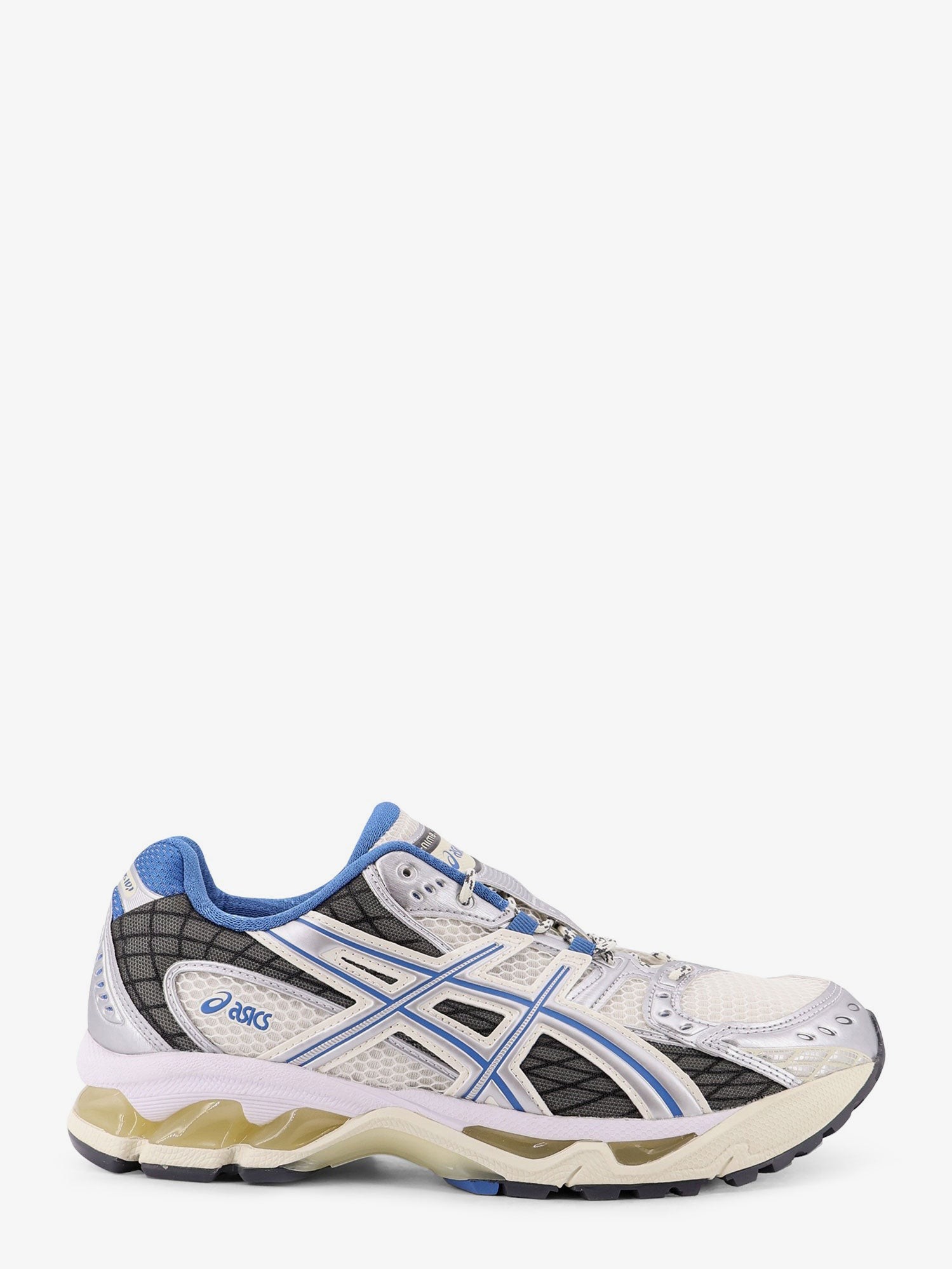 nanito_source_url:https://nokinstyle.com/2441699/gel-nimbus-101-mesh-sneakers-with-logo-on-the-side.jpg