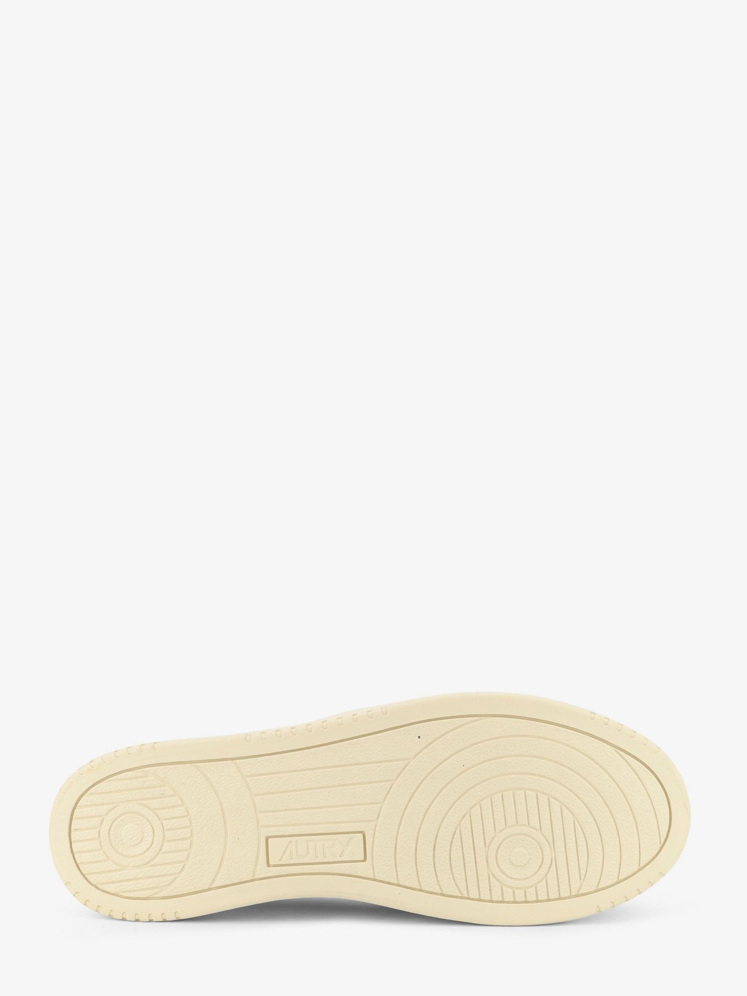 nanito_source_url:https://nokinstyle.com/2396045/medalist-low.jpg