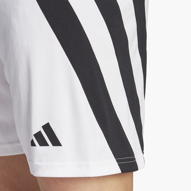 nanito_source_url:https://b2bsportswholesale.net/public/storage/productimages/3b/d0/97/08/985199/image/xlarge_clean.jpg