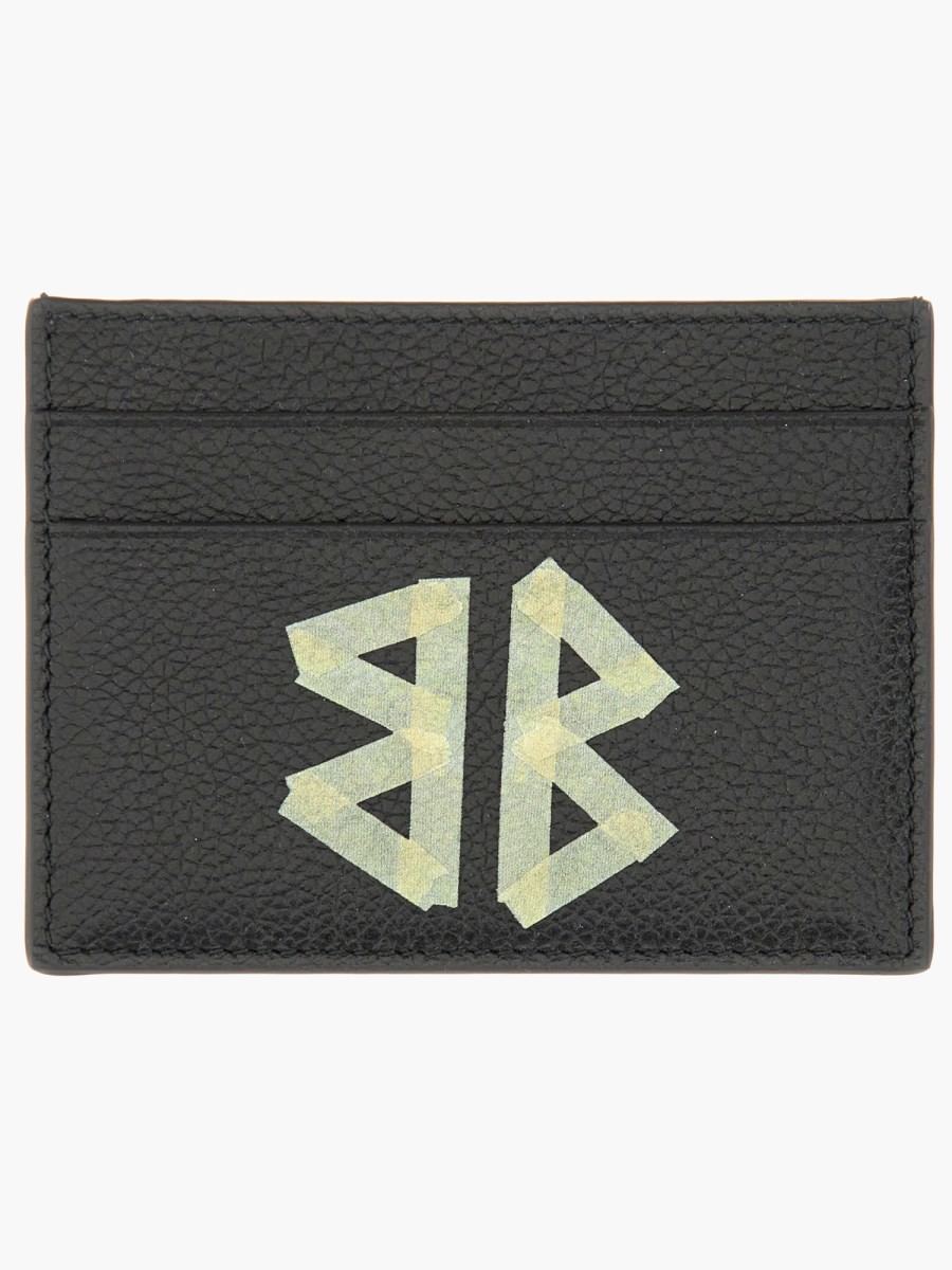 nanito_source_url:https://nokinstyle.com/2384840/leather-card-holder.jpg