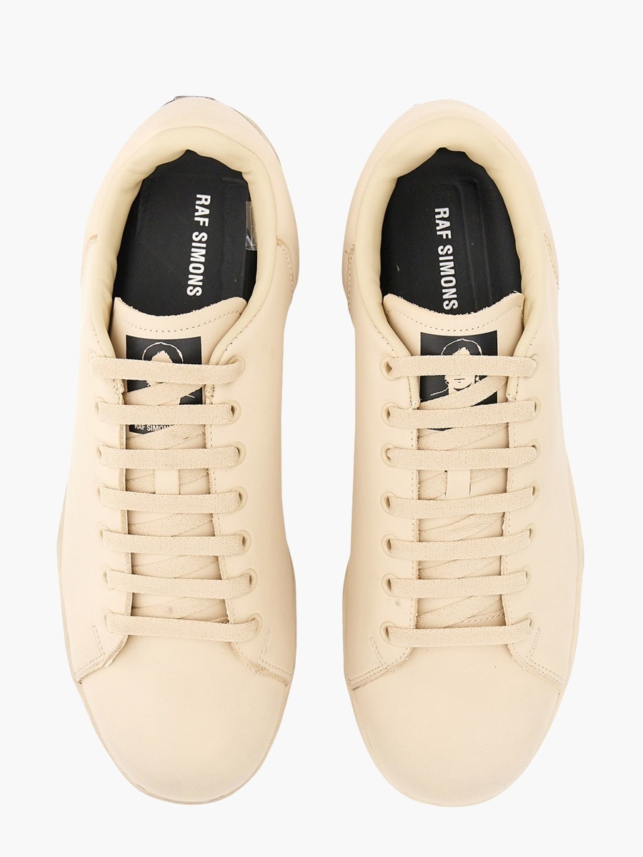 nanito_source_url:https://nokinstyle.com/2353632/sneaker-orion.jpg