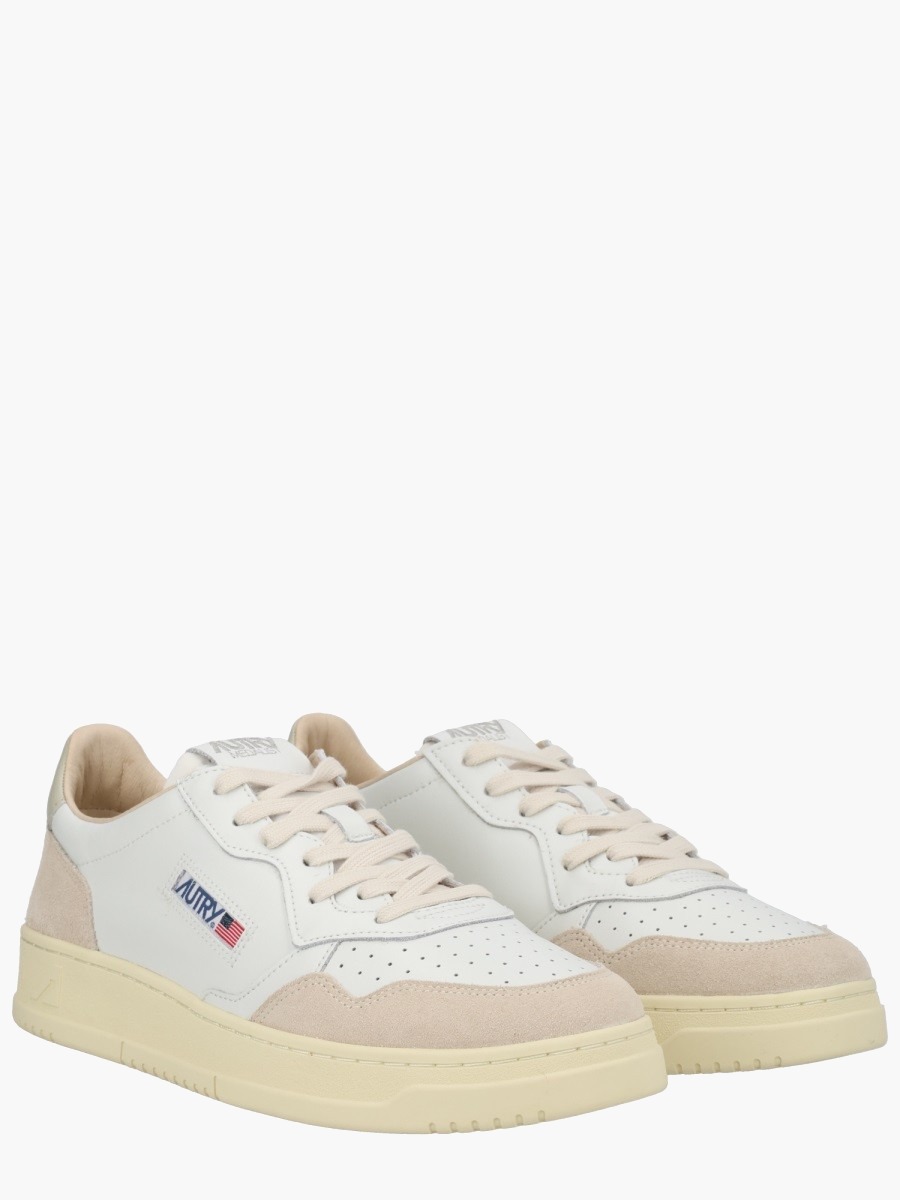 nanito_source_url:https://nokinstyle.com/2324858/medalist-low-sneaker.jpg