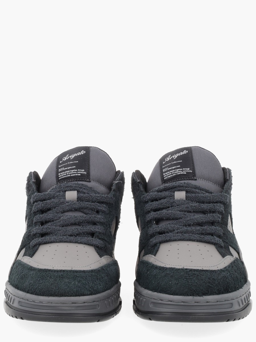 nanito_source_url:https://nokinstyle.com/2331879/sneaker-area-lo.jpg