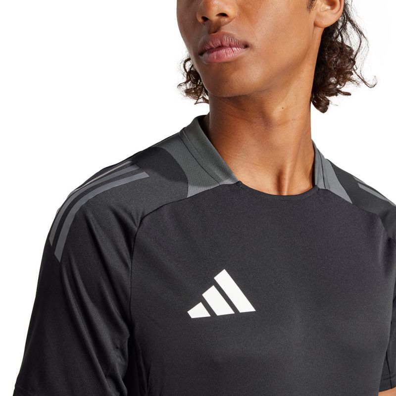 nanito_source_url:https://b2bsportswholesale.net/public/storage/productimages/d8/69/13/cf/1083267/image/xlarge_clean.jpg