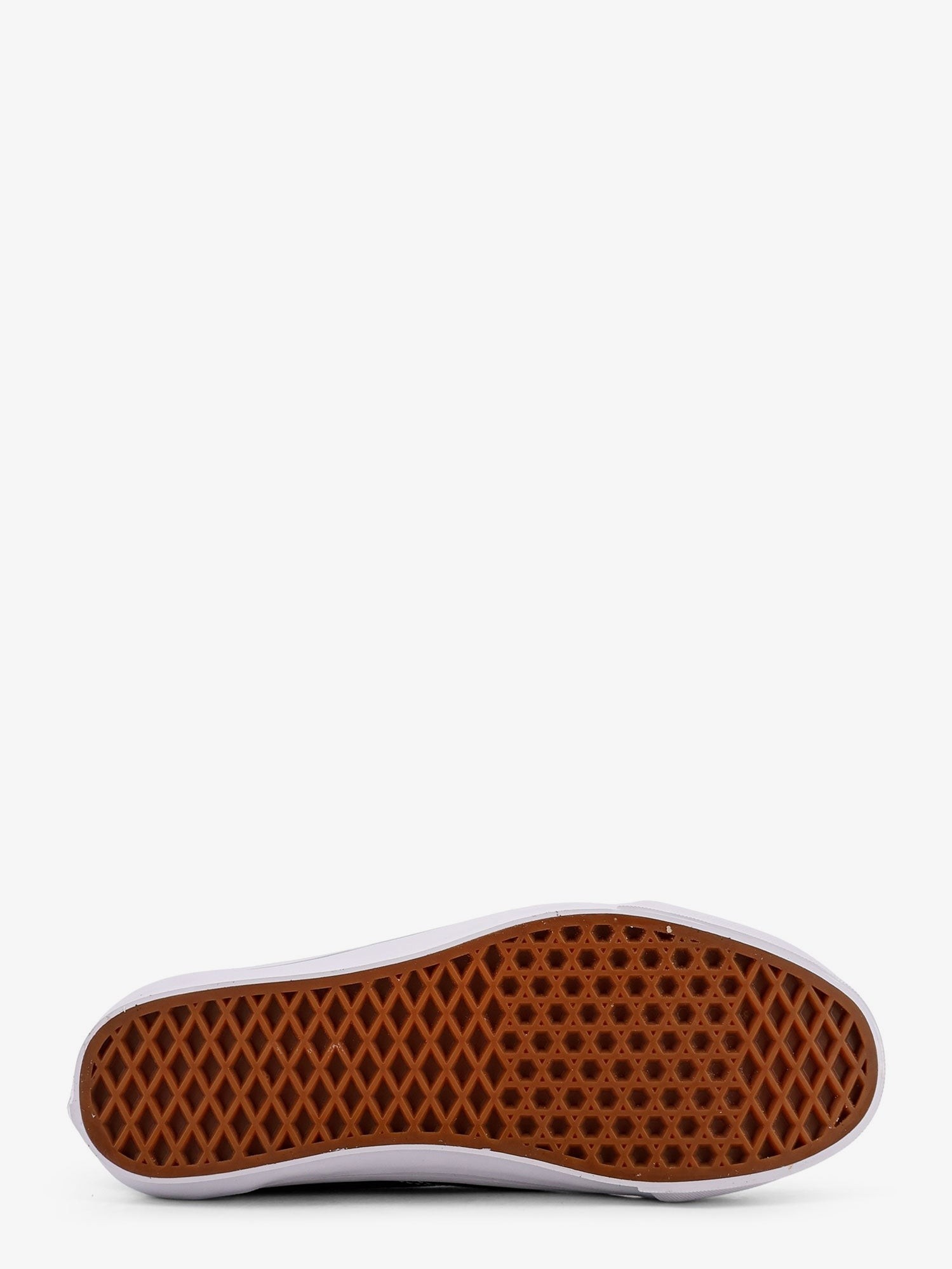 nanito_source_url:https://nokinstyle.com/2395717/lx-old-skool-canvas-sneakers.jpg