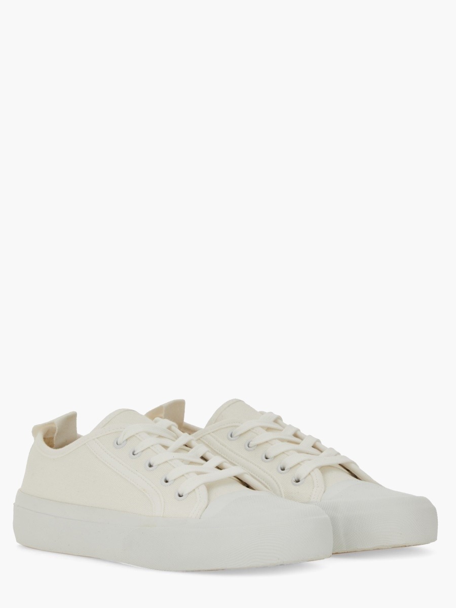 nanito_source_url:https://nokinstyle.com/2384056/sneaker-byrd.jpg