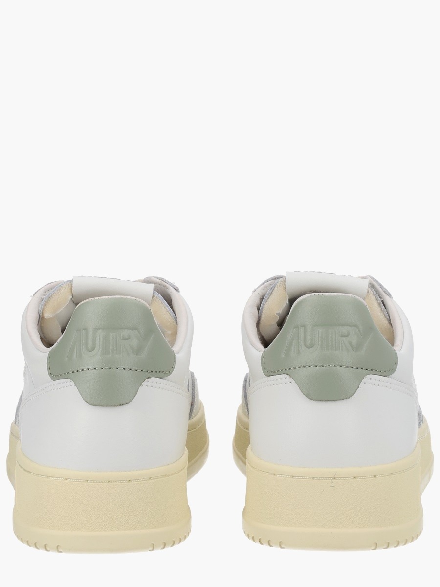 nanito_source_url:https://nokinstyle.com/2337760/medalist-low-sneaker.jpg