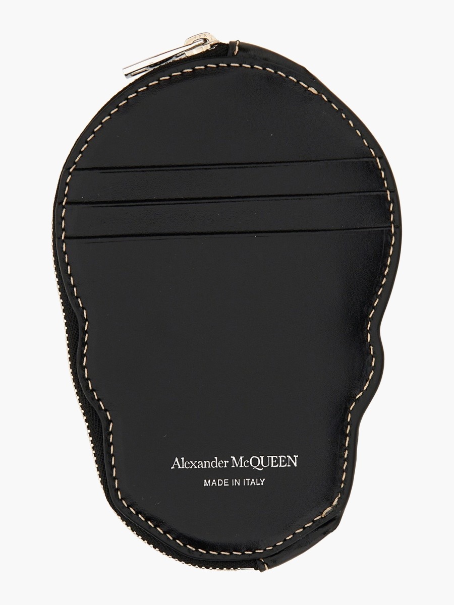 nanito_source_url:https://nokinstyle.com/2356719/skull-card-holder.jpg