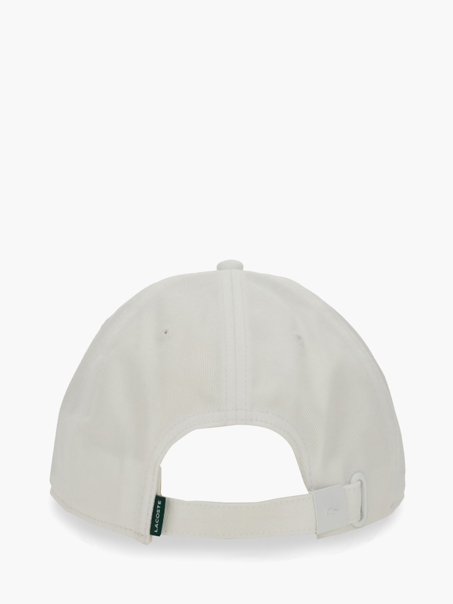 nanito_source_url:https://nokinstyle.com/2324356/baseball-hat-with-logo.jpg