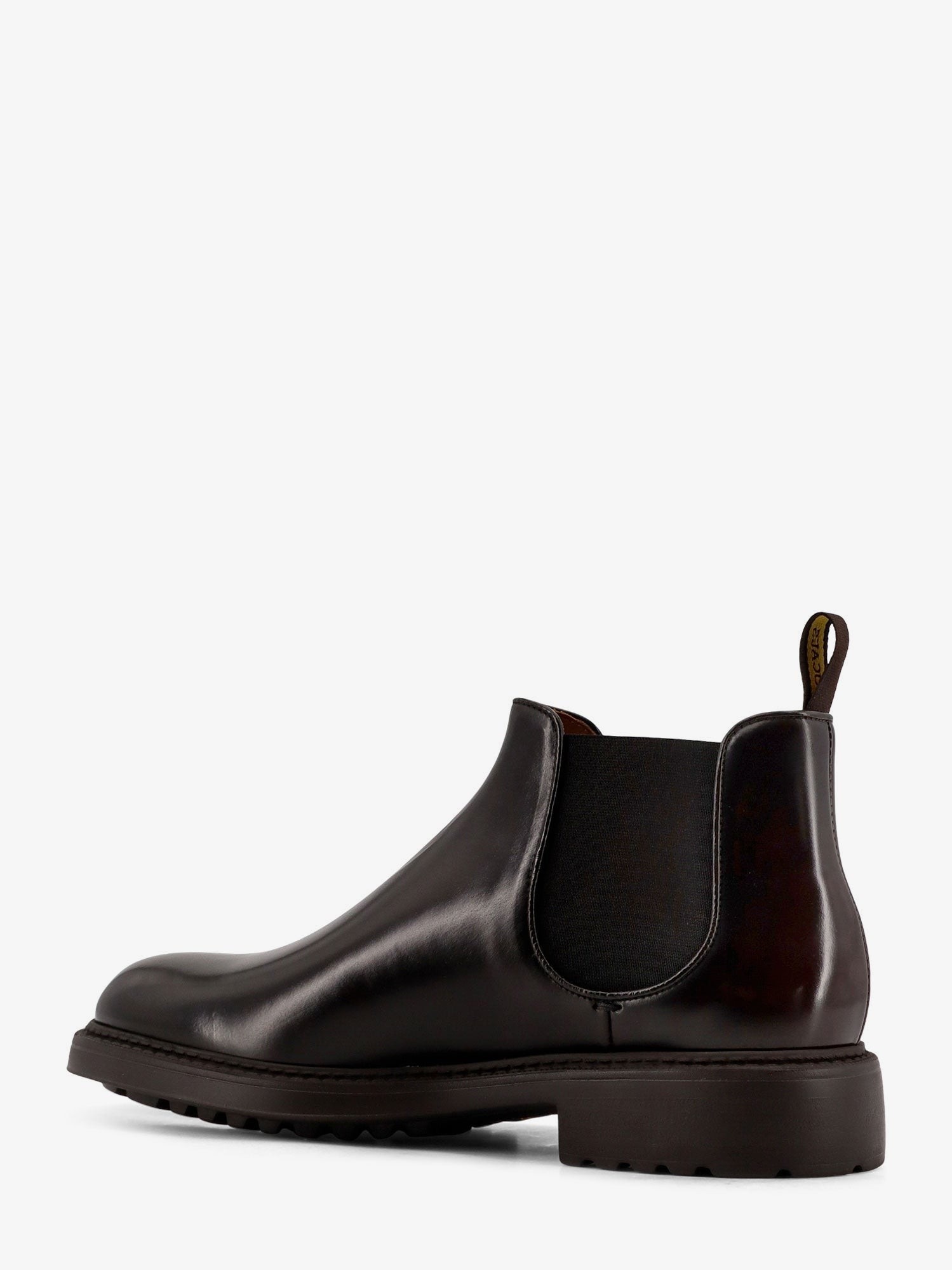 nanito_source_url:https://nokinstyle.com/2406108/beatles-leather-boots.jpg