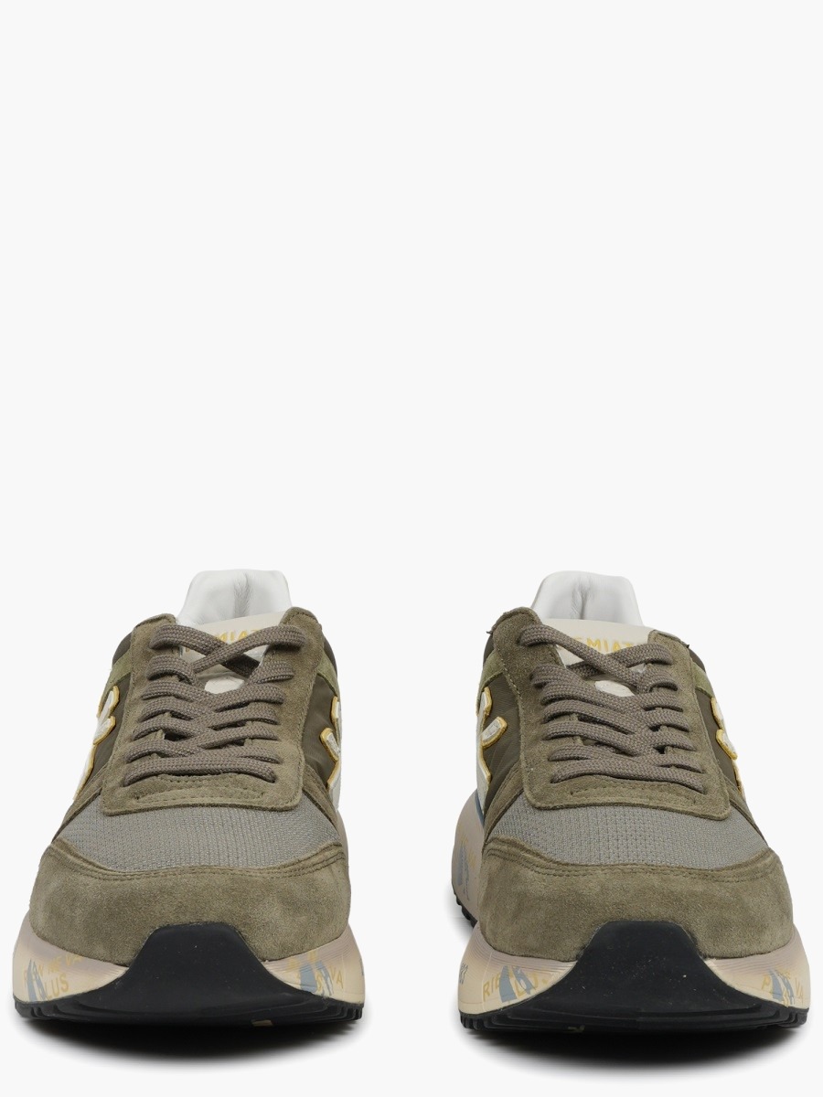 nanito_source_url:https://nokinstyle.com/2418374/sneaker-mick.jpg