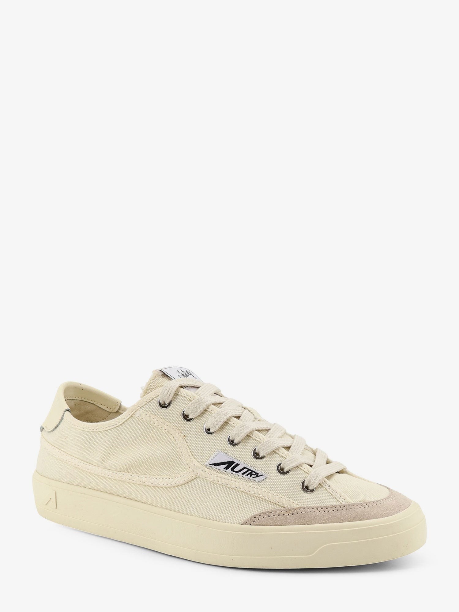 nanito_source_url:https://nokinstyle.com/2414038/windscape-canvas-sneakers-with-side-logo-label.jpg