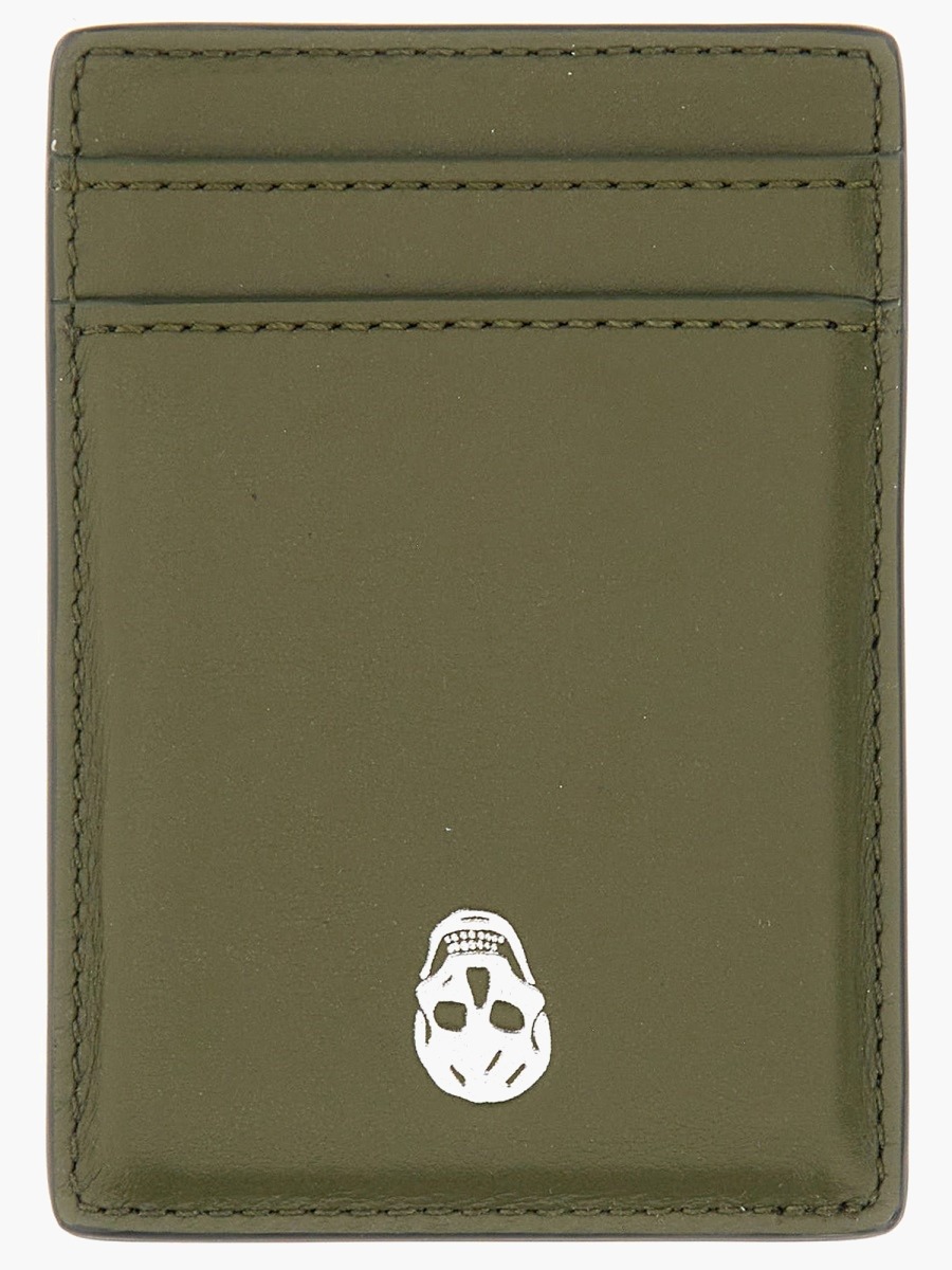 nanito_source_url:https://nokinstyle.com/2371950/magnetic-card-holder-skull.jpg