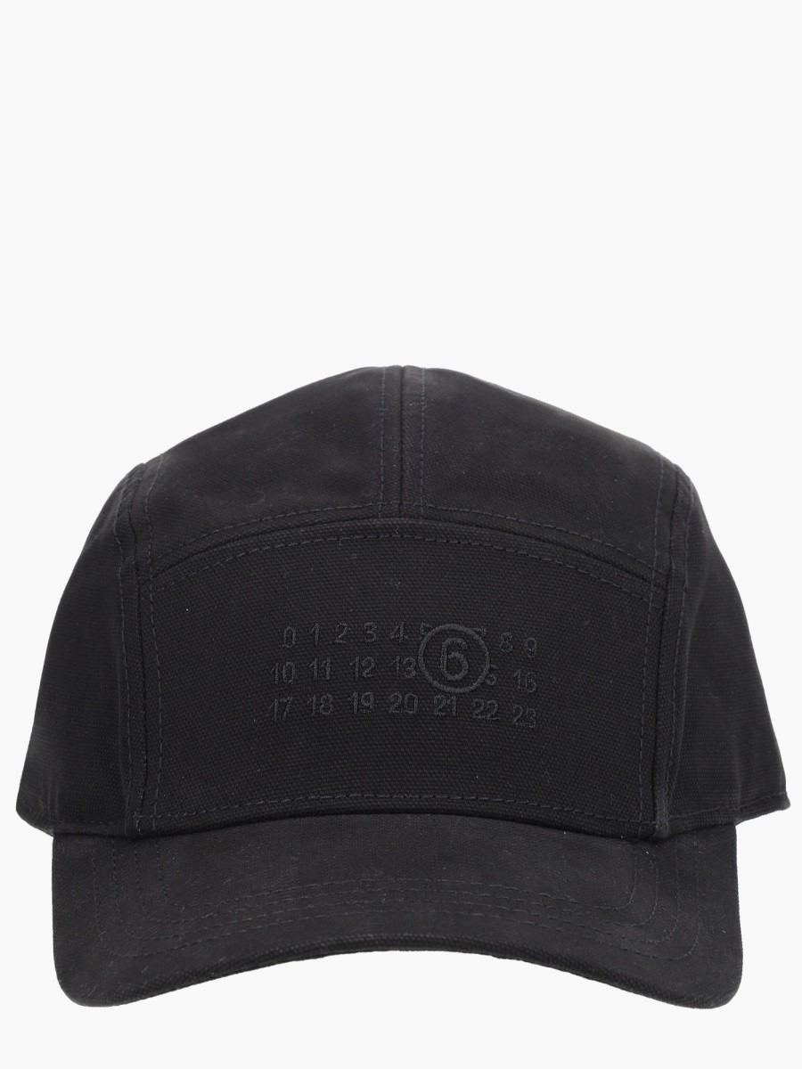 nanito_source_url:https://nokinstyle.com/2325339/baseball-hat-with-logo.jpg