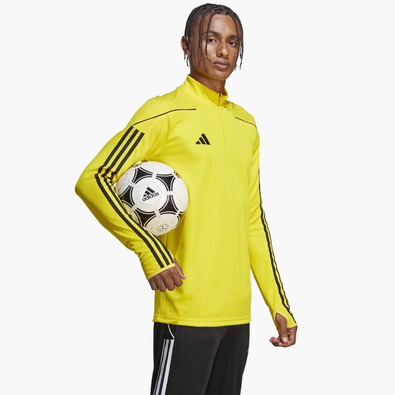 nanito_source_url:https://b2bsportswholesale.net/public/storage/productimages/a8/a4/f2/f6/2257340/image/xlarge_clean.jpg