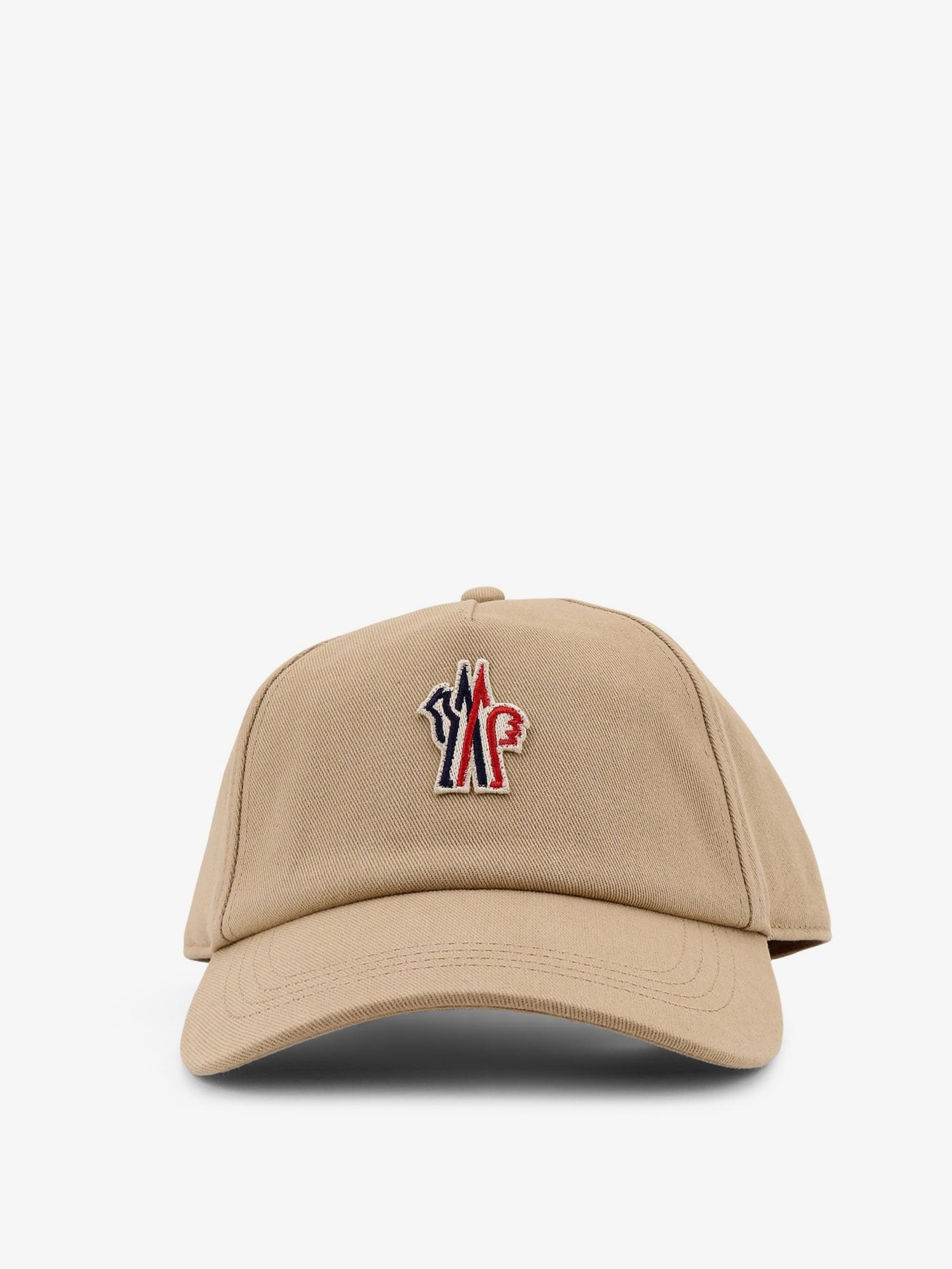 nanito_source_url:https://nokinstyle.com/2397976/cotton-hat-with-logo-patch-on-the-front.jpg