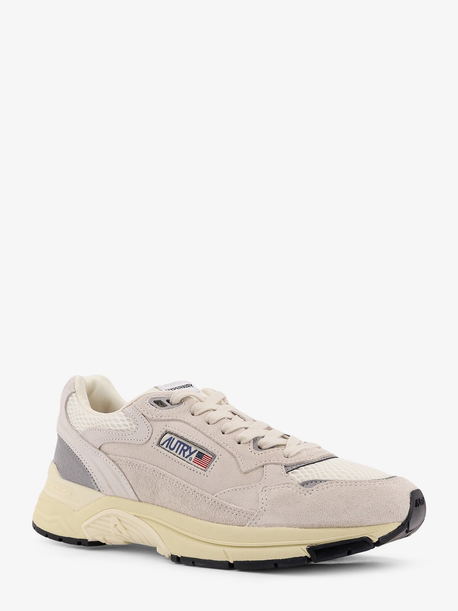 nanito_source_url:https://nokinstyle.com/2425000/hyperway-low-low-top-suede-sneakers.jpg