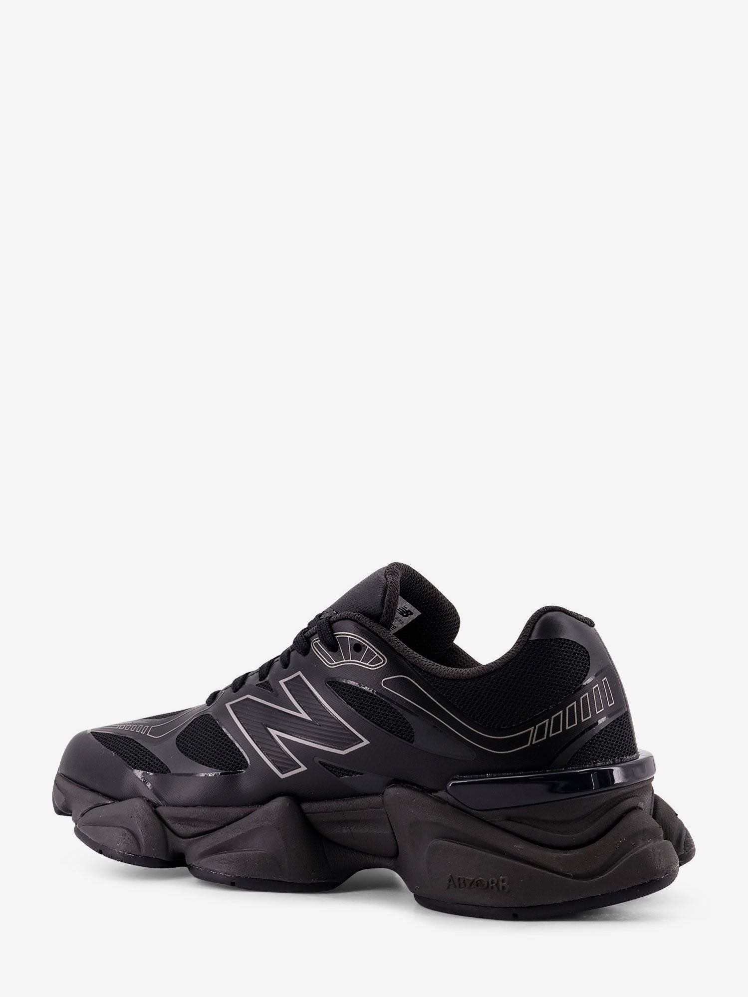 nanito_source_url:https://nokinstyle.com/2398392/740-mesh-sneakers-with-logo-on-the-side.jpg