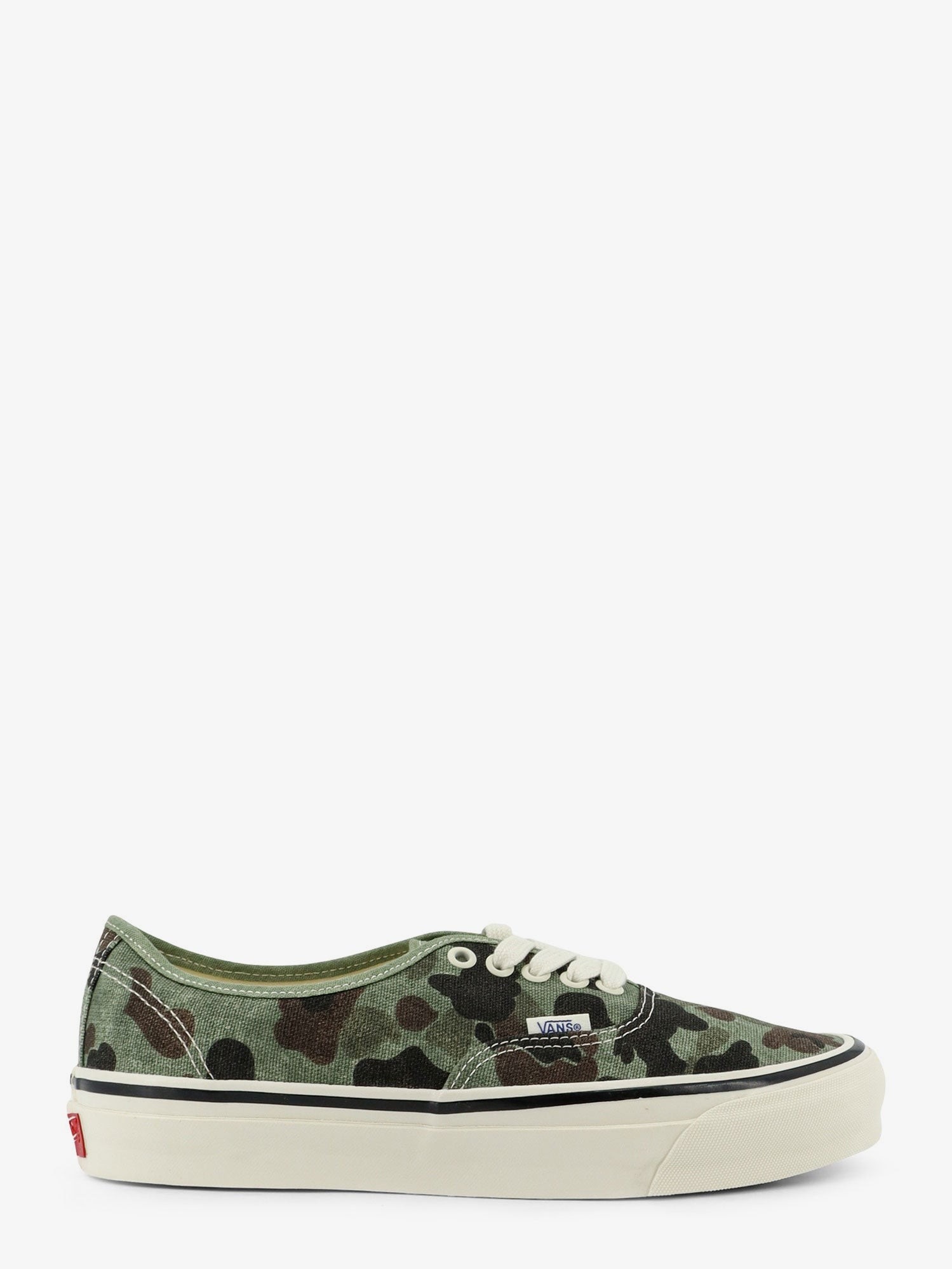 nanito_source_url:https://nokinstyle.com/2410994/lx-authentic-44-canvas-sneakers.jpg