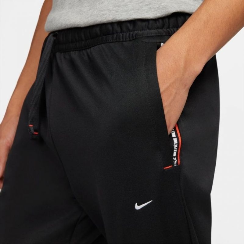 nanito_source_url:https://b2bsportswholesale.net/public/storage/productimages/7e/f1/ca/d0/775634/image/xlarge_clean.jpg