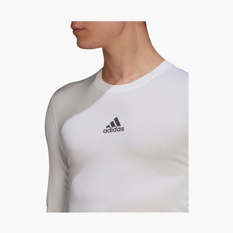 nanito_source_url:https://b2bsportswholesale.net/public/storage/productimages/35/9b/4d/17/693756/image/xlarge_clean.jpg