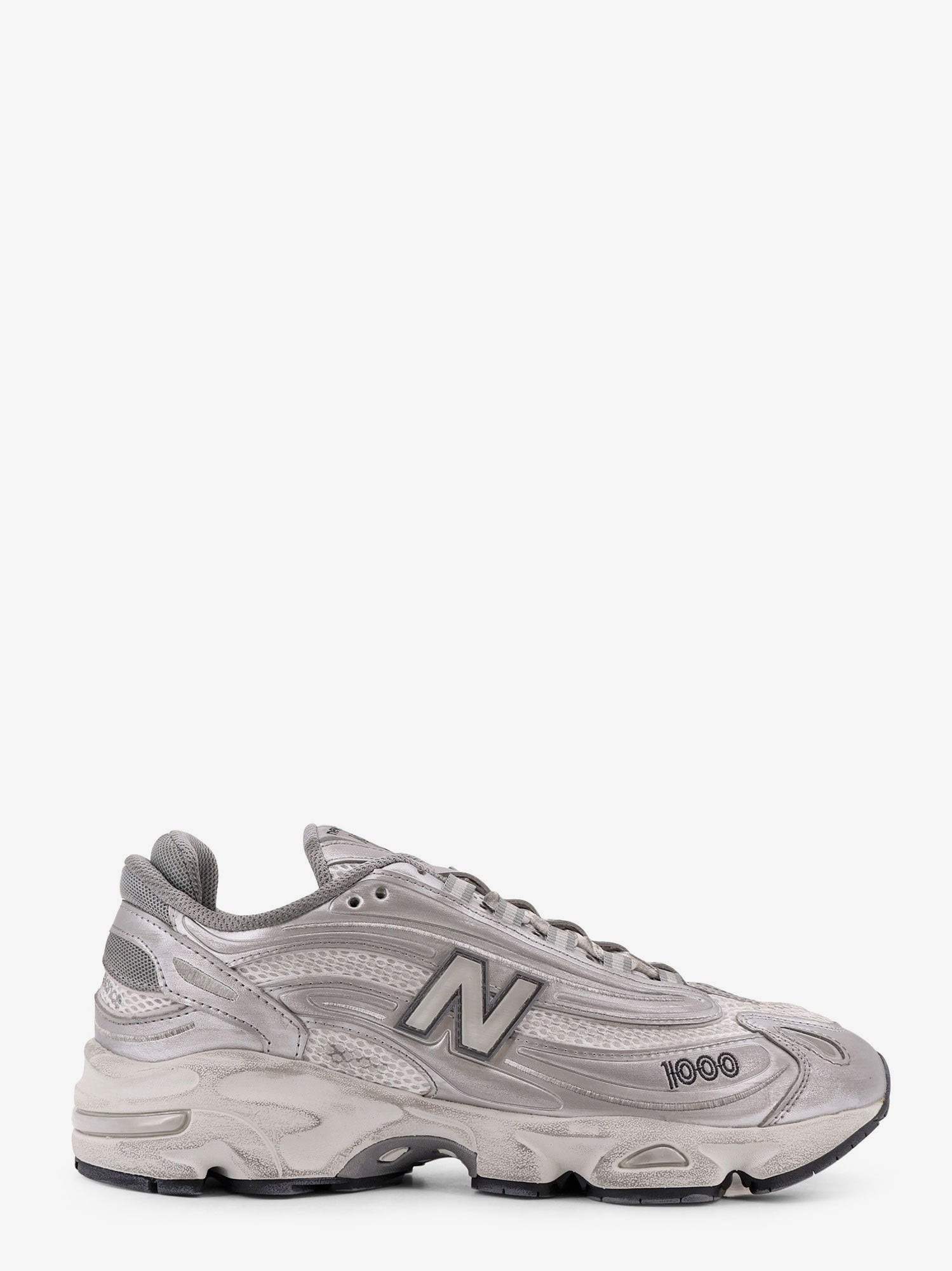 nanito_source_url:https://nokinstyle.com/2398860/1000-low-top-mesh-sneakers.jpg