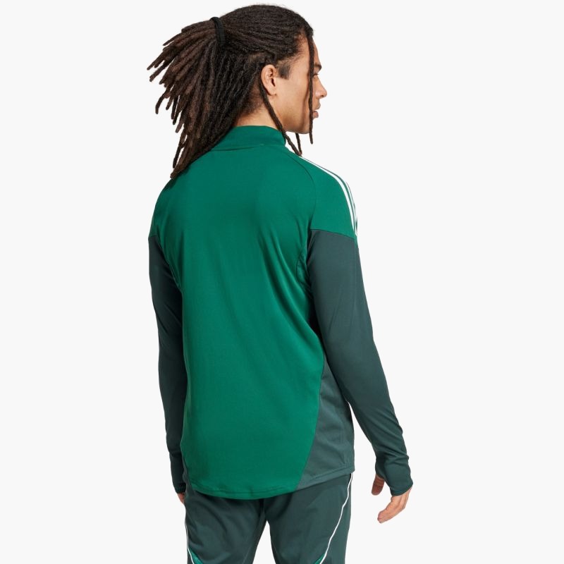 nanito_source_url:https://b2bsportswholesale.net/public/storage/productimages/ba/8f/64/f5/1444190/image/xlarge_clean.jpg