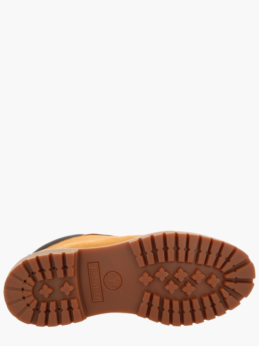 nanito_source_url:https://nokinstyle.com/2379494/waterproof-chukka-boot.jpg