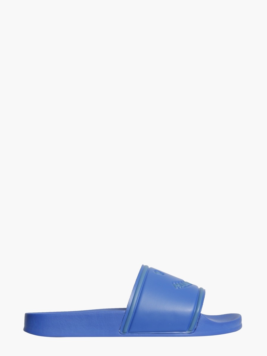 nanito_source_url:https://nokinstyle.com/2354434/summit-slide-sandals.jpg