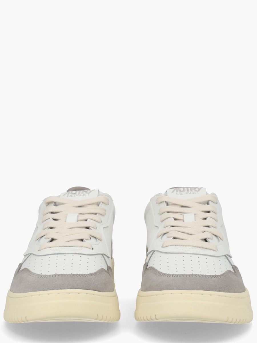 nanito_source_url:https://nokinstyle.com/2335975/medalist-low-sneaker.jpg