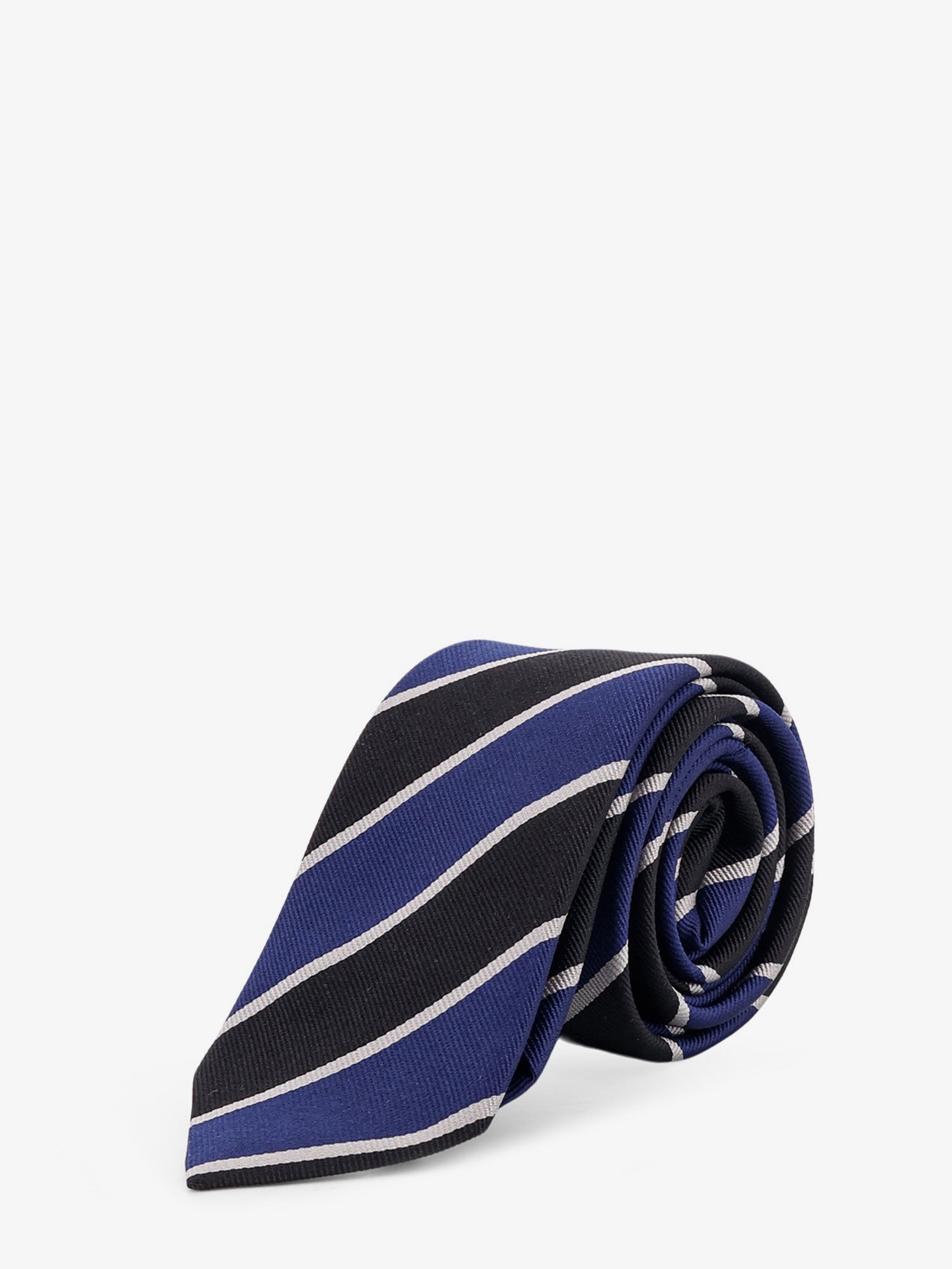 nanito_source_url:https://nokinstyle.com/2425954/silk-tie.jpg