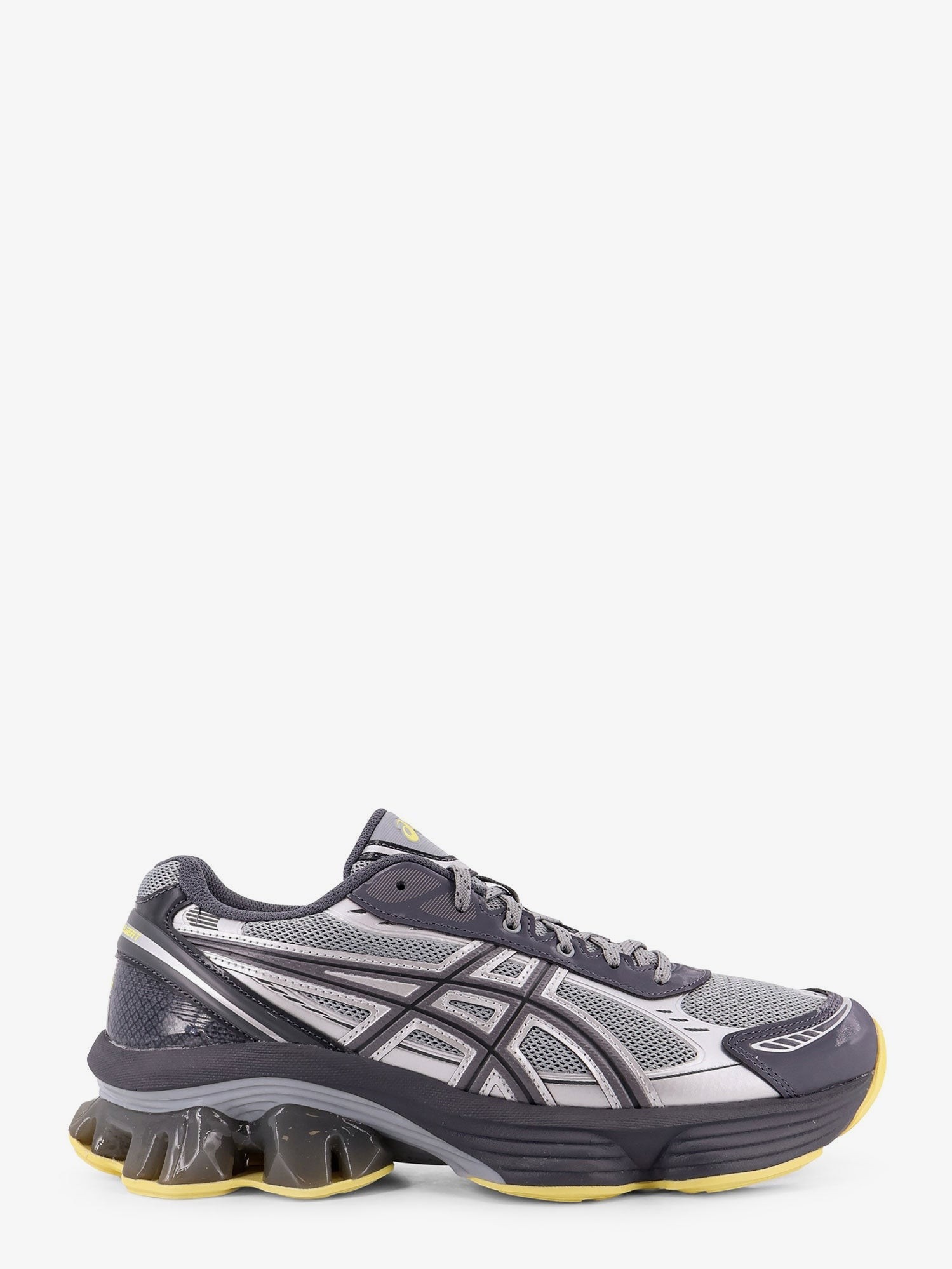 nanito_source_url:https://nokinstyle.com/2396328/gel-kinetic-mesh-sneakers-with-contrasting-inserts.jpg