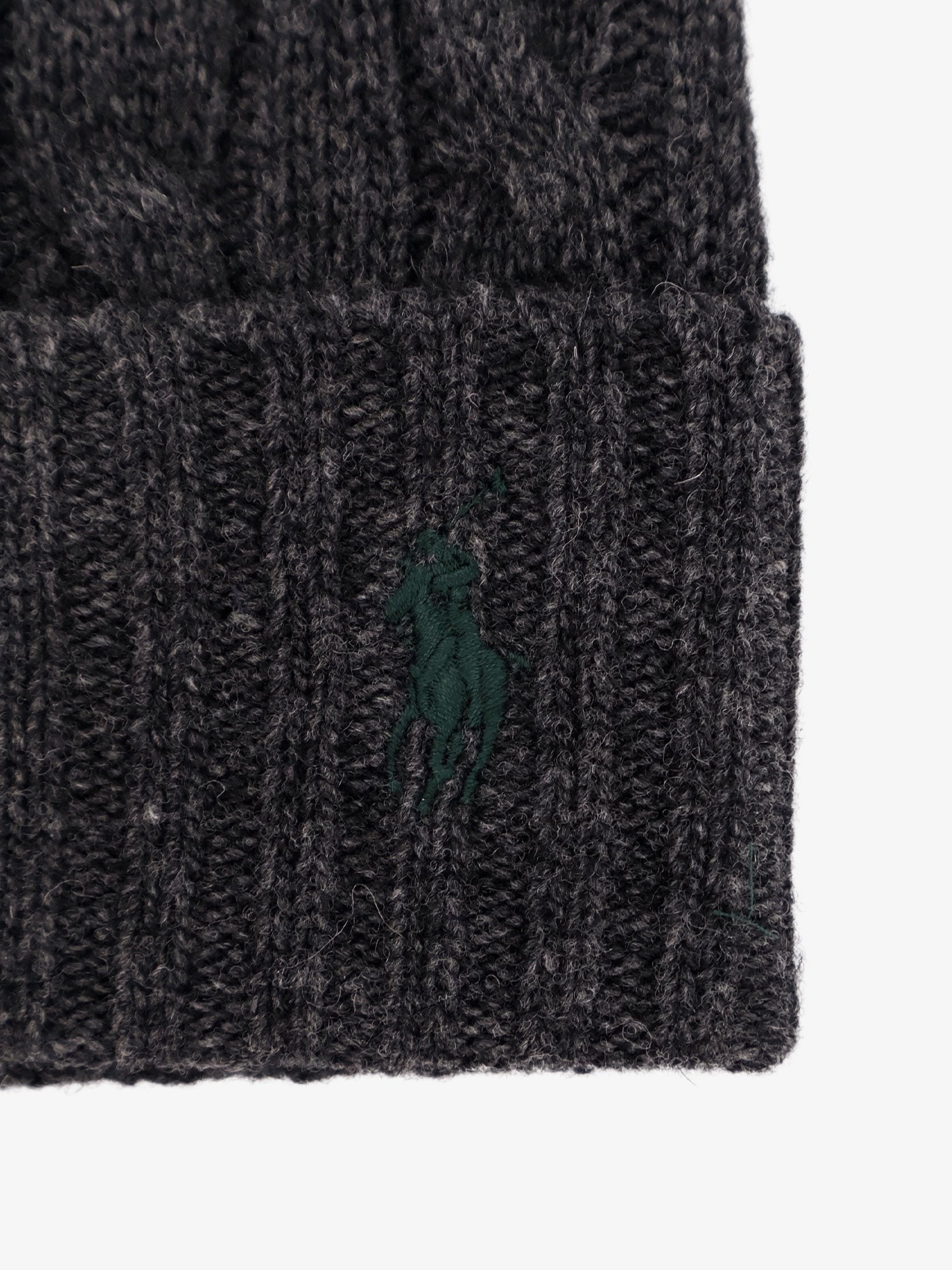 nanito_source_url:https://nokinstyle.com/2407470/wool-blend-cable-knit-beanie-hat.jpg