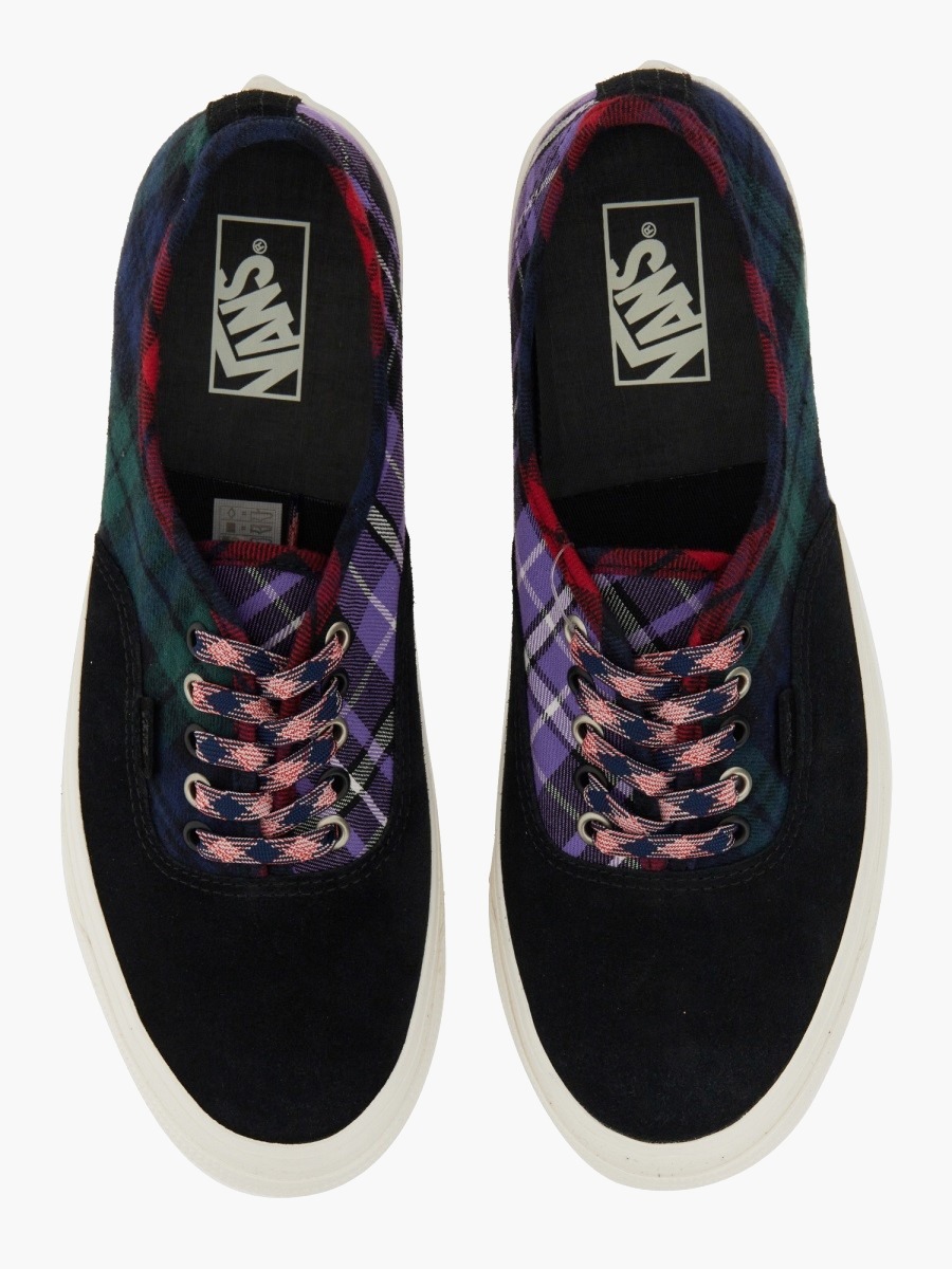 nanito_source_url:https://nokinstyle.com/2344294/sneaker-authentic-44.jpg