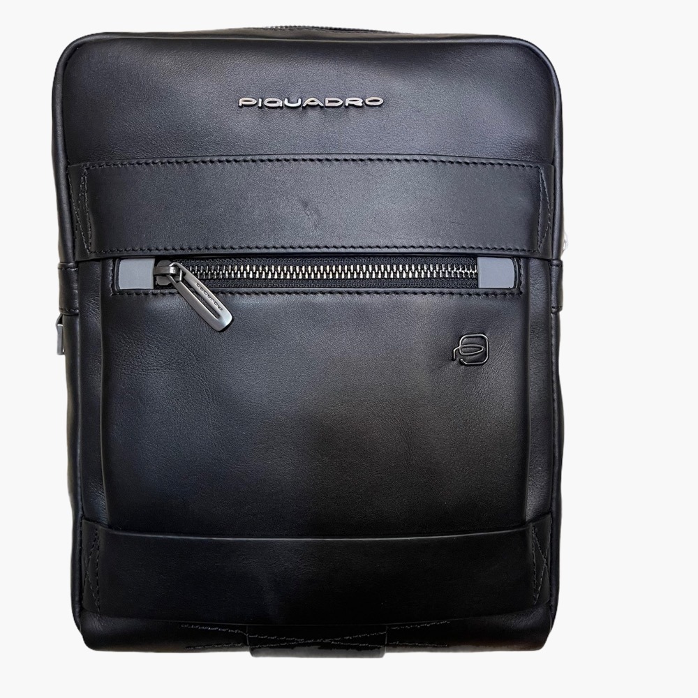 nanito_source_url:https://www.mewse.ro/images/produse/piquadro-obidos-leather-small-crossbody-bag-black-22-x-28-x-5-cm-for-men--1678091783.jpg