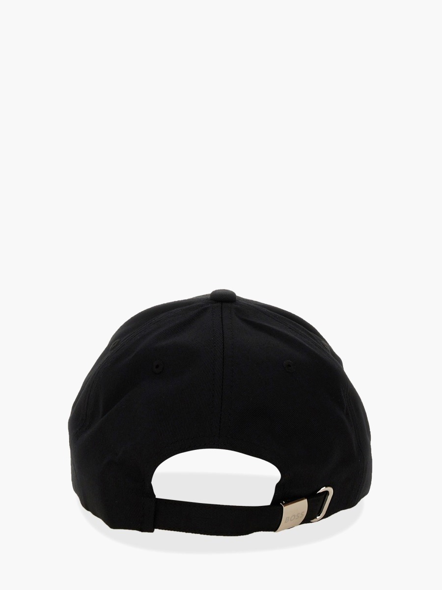 nanito_source_url:https://nokinstyle.com/2342928/baseball-hat-with-logo.jpg