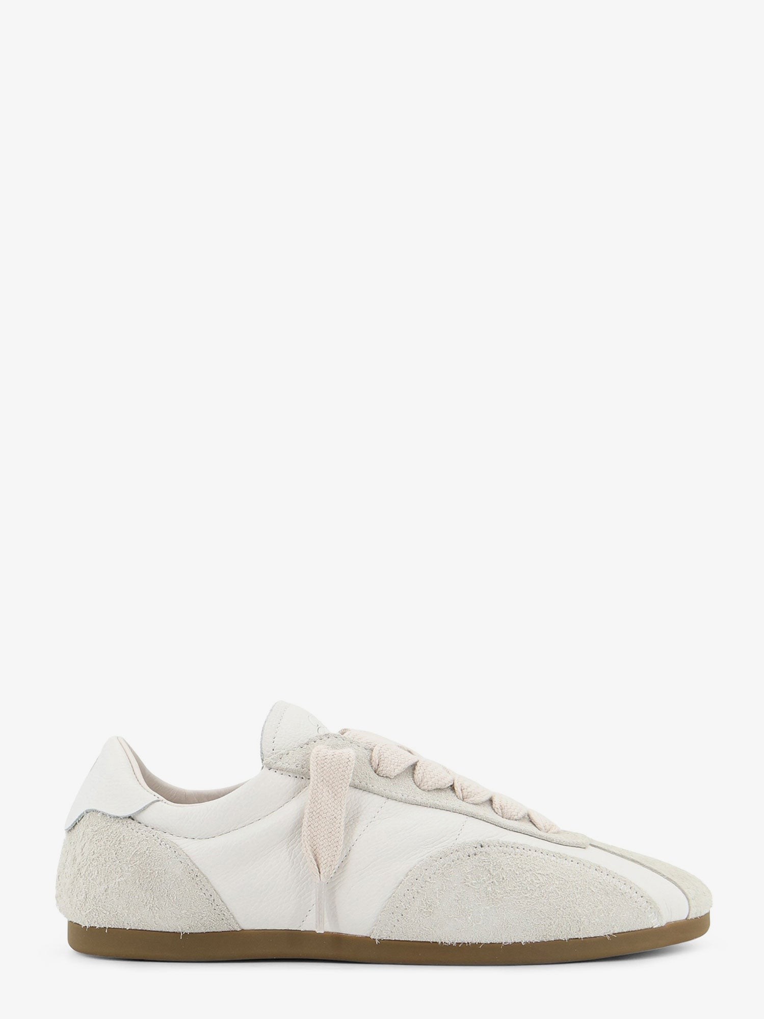 nanito_source_url:https://nokinstyle.com/2419217/leather-and-suede-sneakers-with-engraved-logo-on-the-tongue.jpg