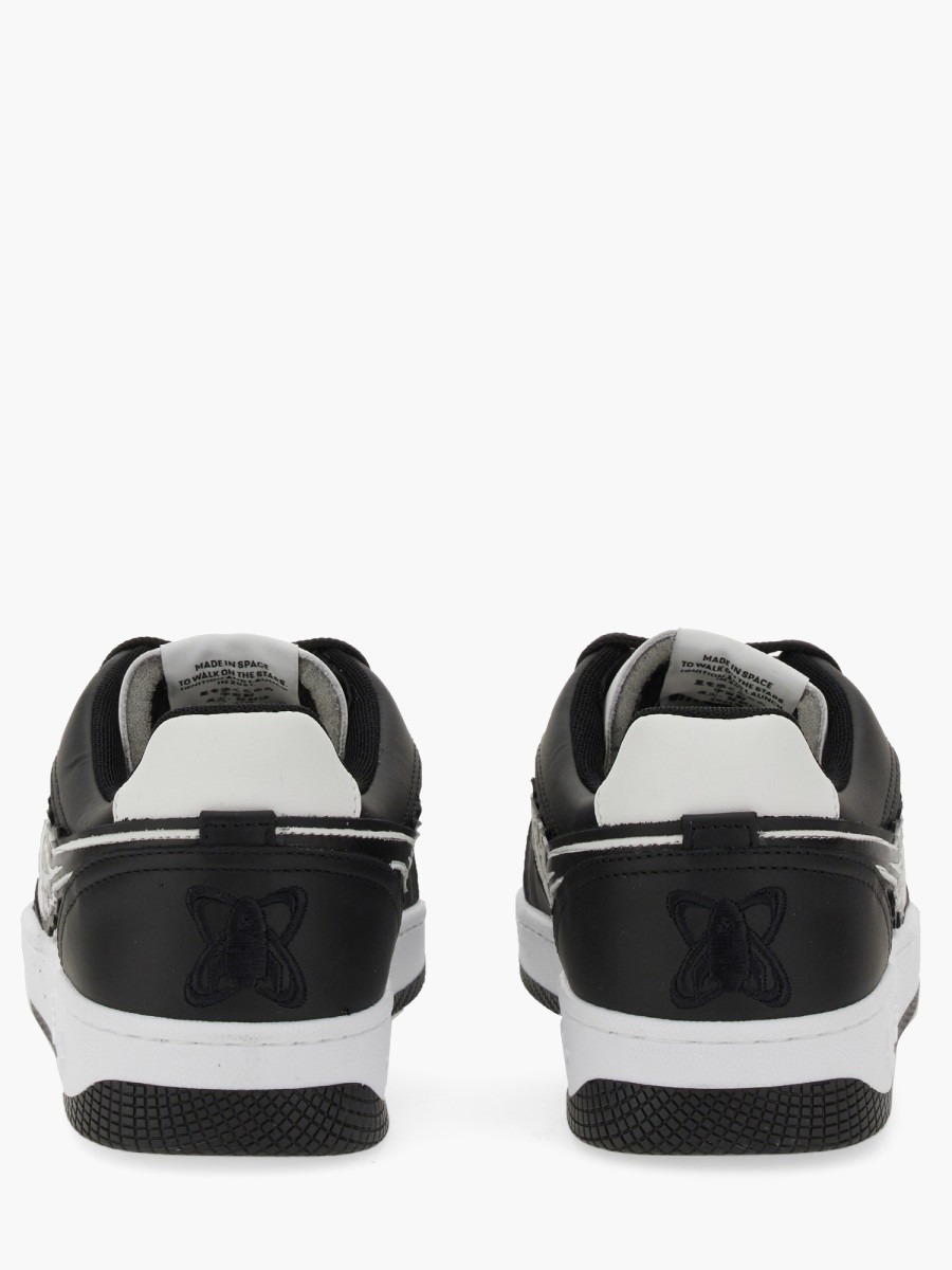 nanito_source_url:https://nokinstyle.com/2359088/ej-rocket-sneaker.jpg