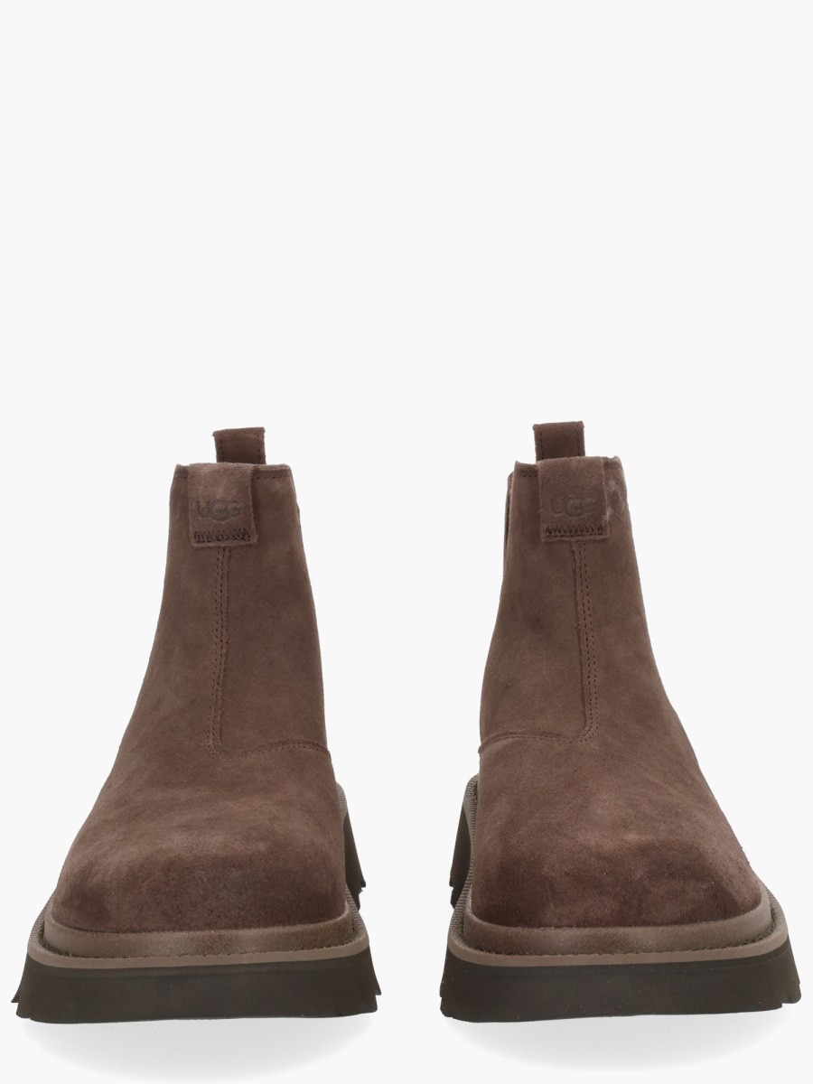 nanito_source_url:https://nokinstyle.com/2370980/chelsea-lug-boot.jpg