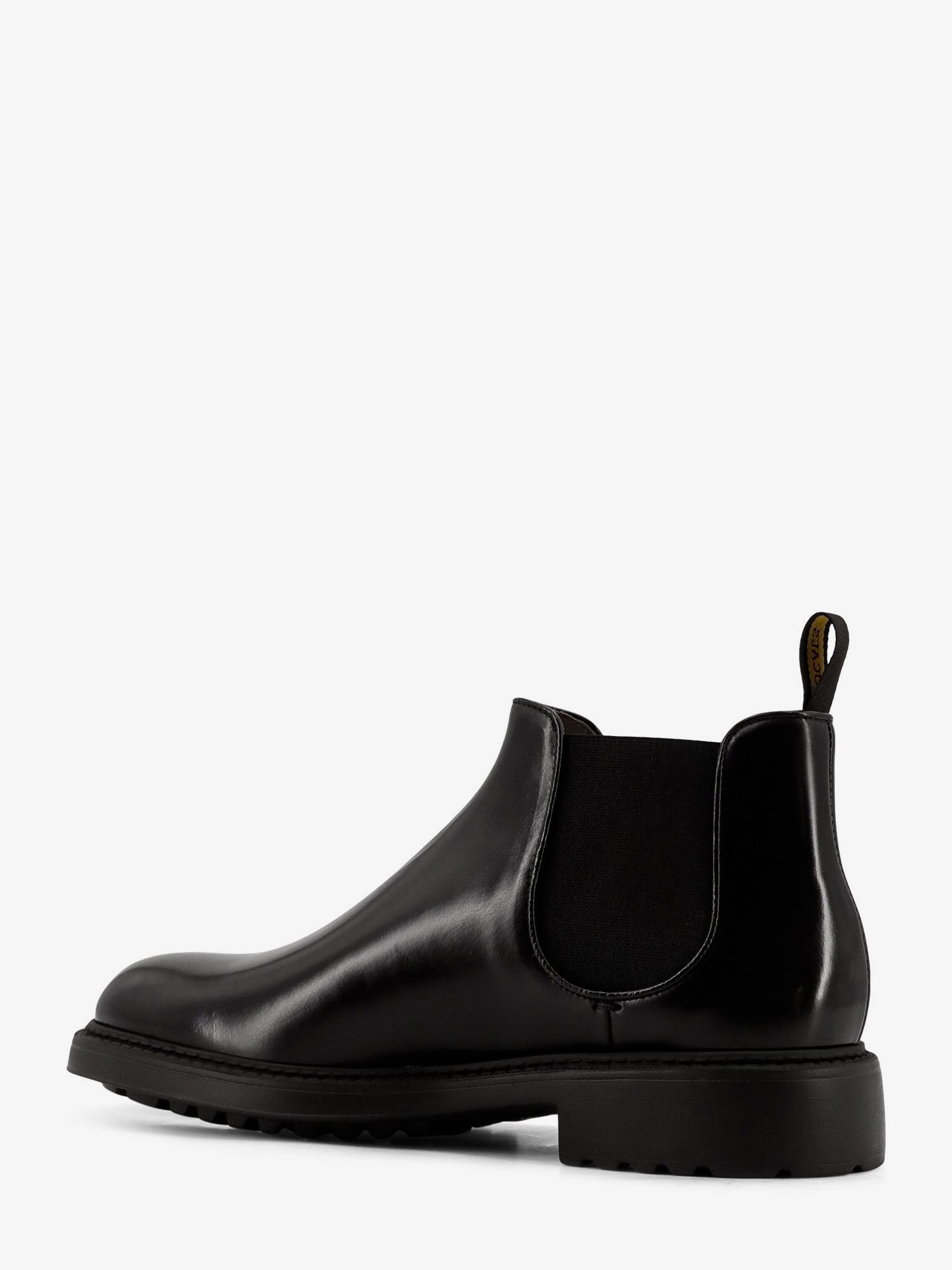nanito_source_url:https://nokinstyle.com/2405995/leather-boots.jpg