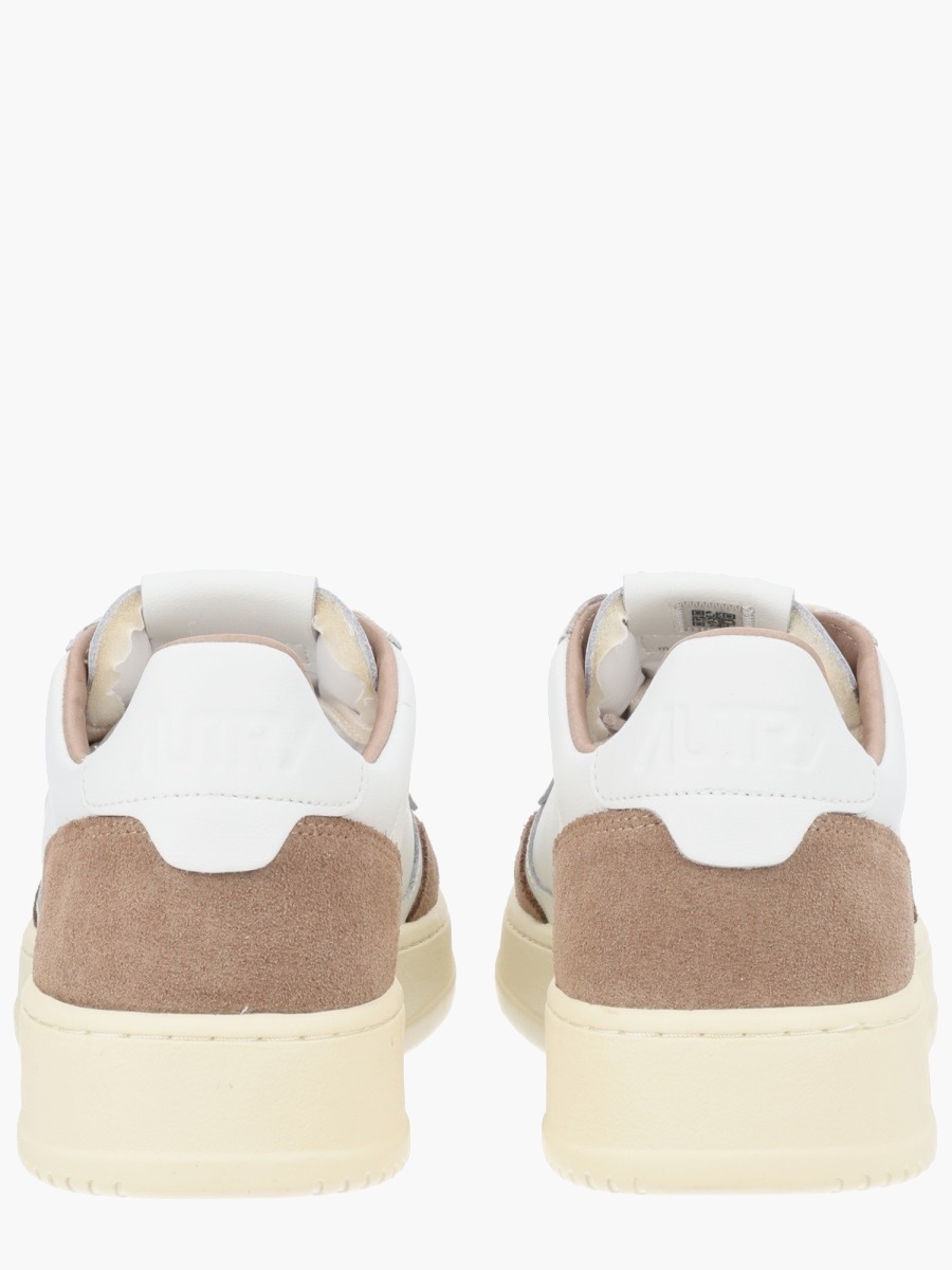 nanito_source_url:https://nokinstyle.com/2334980/medalist-low-sneaker.jpg