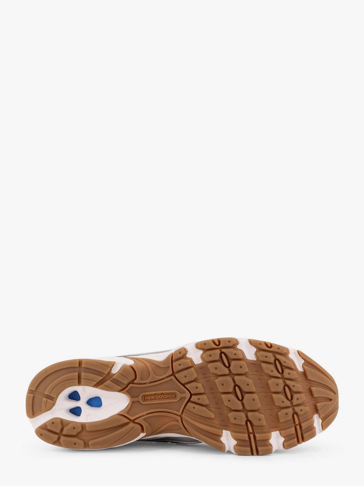nanito_source_url:https://nokinstyle.com/2406399/740-mesh-sneakers-with-leather-inserts.jpg
