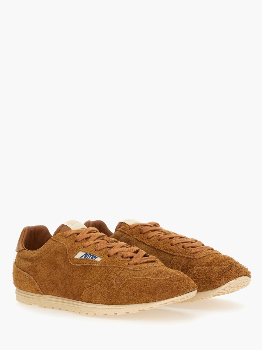 nanito_source_url:https://nokinstyle.com/2387774/windspin-sneaker.jpg