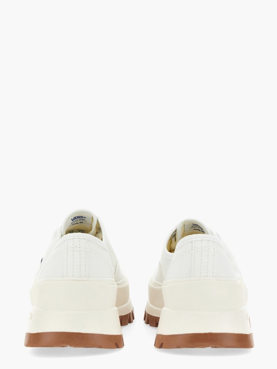 nanito_source_url:https://nokinstyle.com/2359616/authentich-vibram-sneaker.jpg