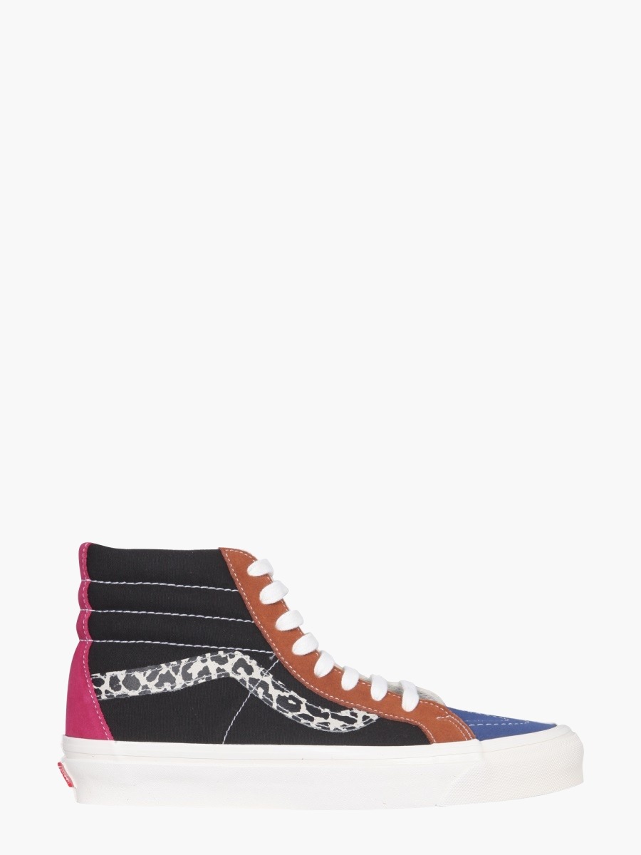 nanito_source_url:https://nokinstyle.com/2344289/sk8-hi-38-sneakers.jpg