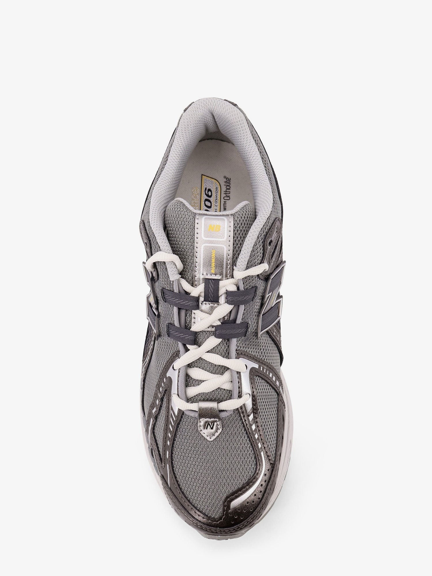 nanito_source_url:https://nokinstyle.com/2398407/19064-mesh-sneakers-with-logo-on-the-side.jpg
