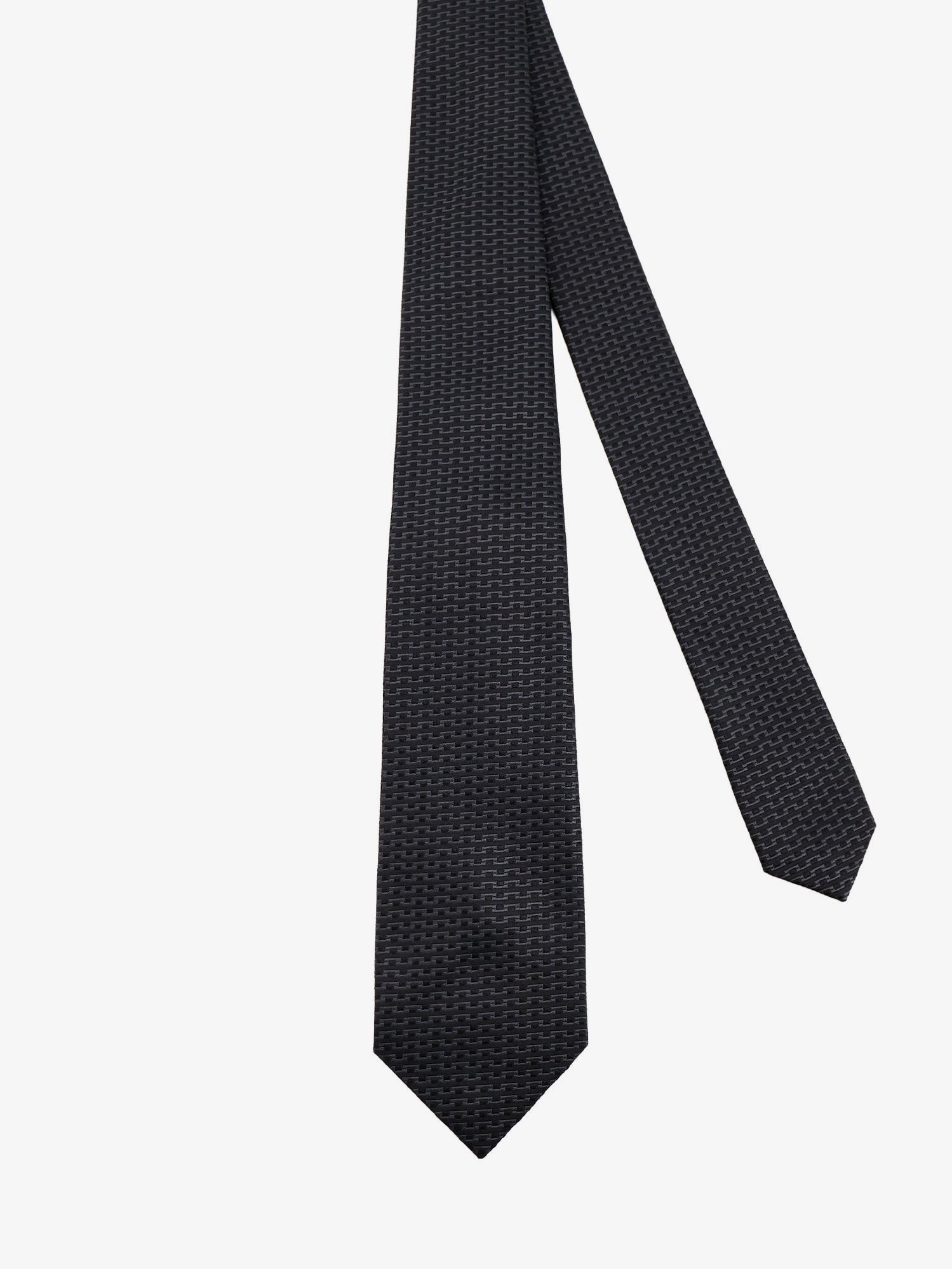 nanito_source_url:https://nokinstyle.com/2390488/silk-tie.jpg