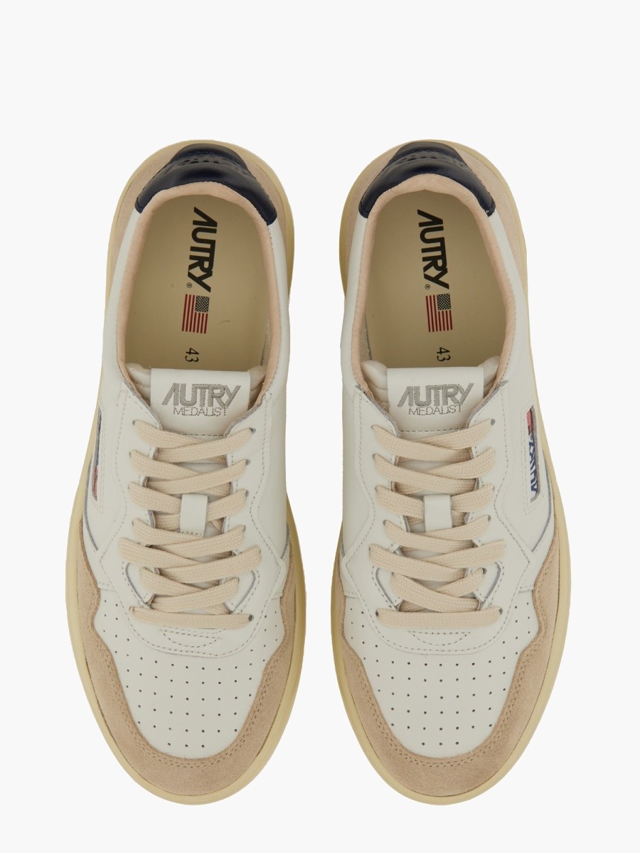 nanito_source_url:https://nokinstyle.com/2330103/medalist-low-sneaker.jpg