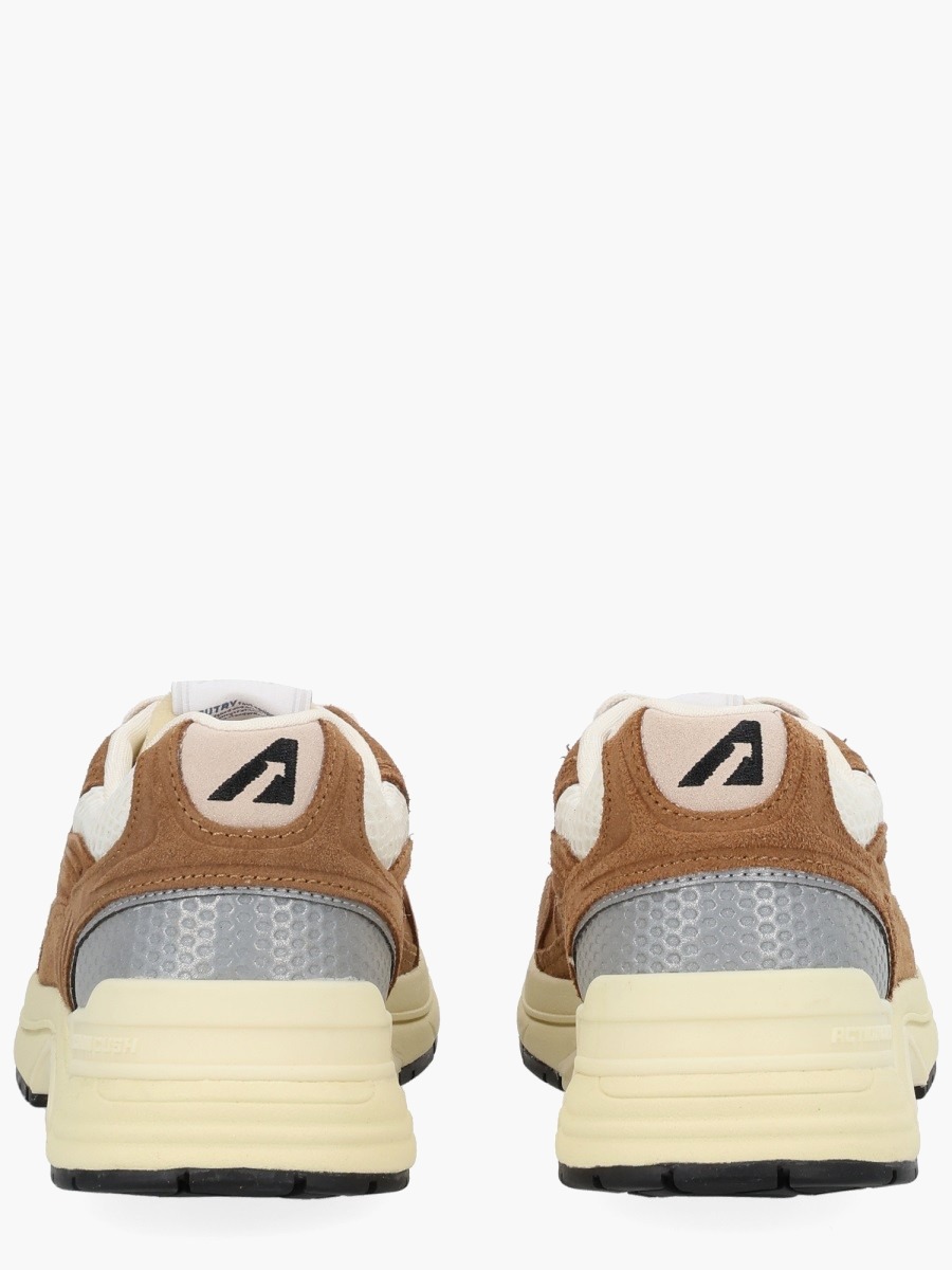 nanito_source_url:https://nokinstyle.com/2377249/hyperway-sneaker.jpg